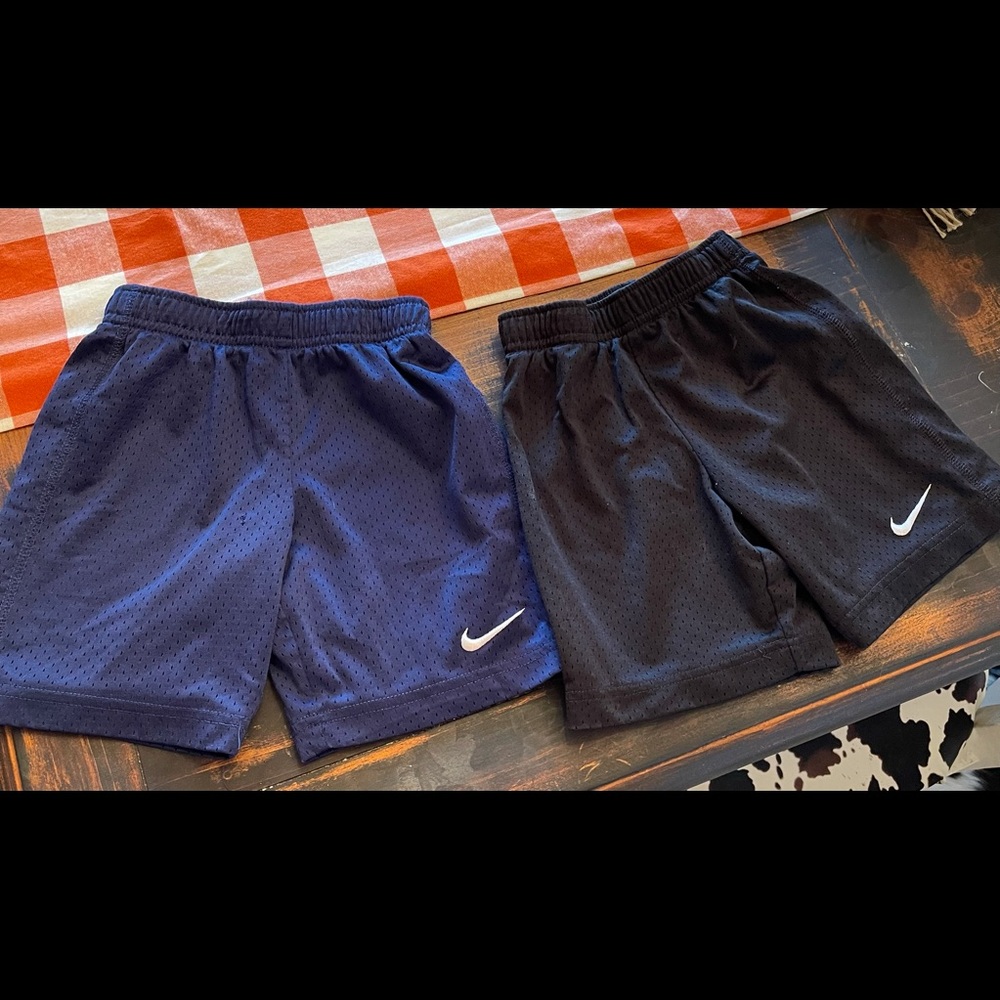 Nike size 7 shorts
